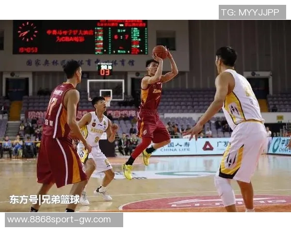 卢教练强调末节失误需加强防守和篮板争夺以提升比赛竞争力