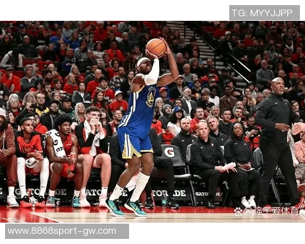 勇士半场狂轰37记三分球刷新历史纪录解说员惊叹球队疯狂出手频率 勇士半场狂轰37记三分球刷新历史纪录解说员惊叹球队疯狂出手频率