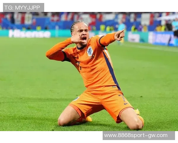 罗马诺确认卡拉菲奥里未受伤将能出战热刺比赛 罗马诺确认卡拉菲奥里未受伤将能出战热刺比赛