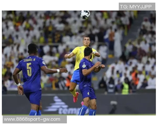 黄政宇凌空破门激情滑跪庆祝迎来泰山生涯第二球精彩瞬间 黄政宇凌空破门激情滑跪庆祝迎来泰山生涯第二球精彩瞬间